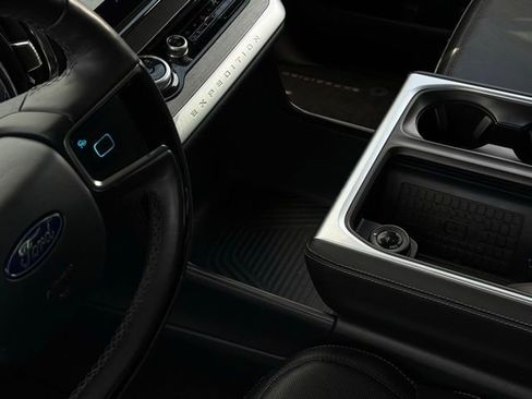 Used 2025 Ford Expedition Max Platinum image 32