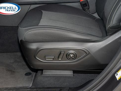 Used 2025 Jeep Grand Cherokee Laredo w/ Luxury Tech Group I RWD image 29