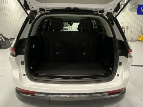 Used 2023 Jeep Grand Cherokee L Laredo image 18