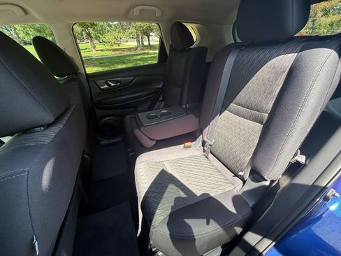 Used 2018 Nissan Rogue SV w/ Premium Package AWD/4WD image 15