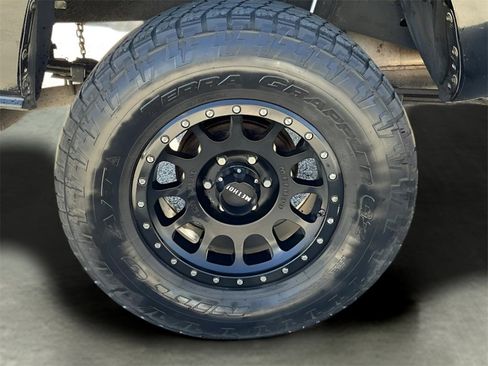 Used 2016 Toyota Tacoma SR5 image 16