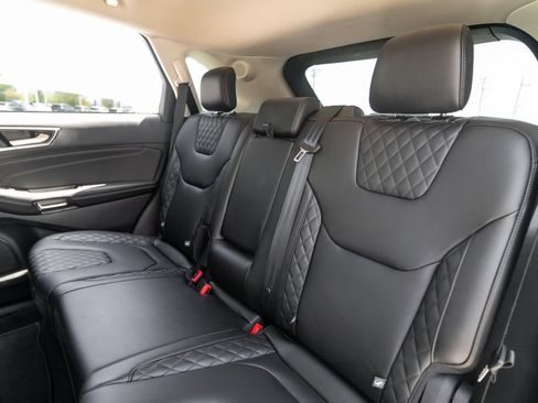 Used 2024 Ford Edge Titanium AWD/4WD image 33