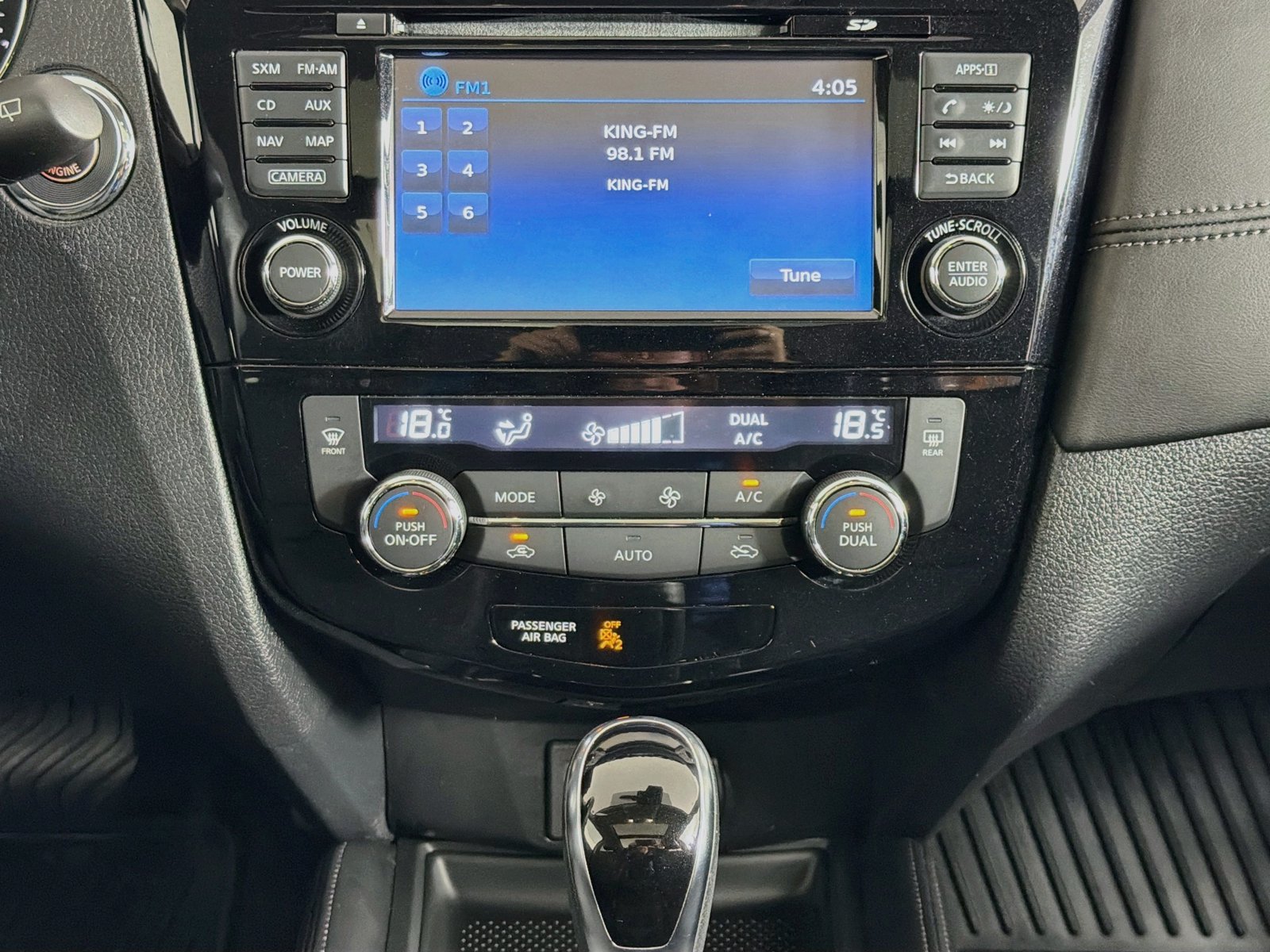 Used 2017 Nissan Rogue Platinum AWD/4WD image 16