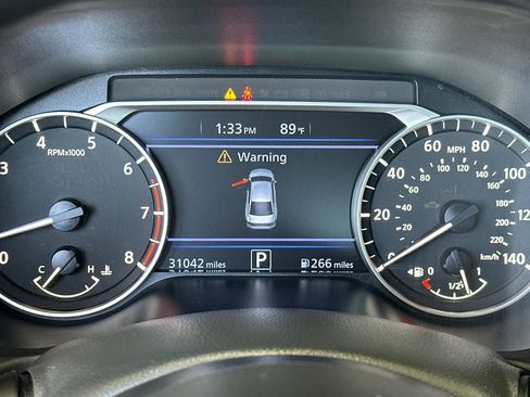 Used 2025 Nissan Altima 2.5 SV FWD image 23