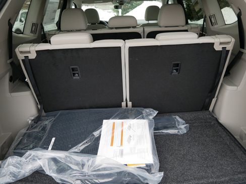 New 2026 Volkswagen Atlas SE image 6