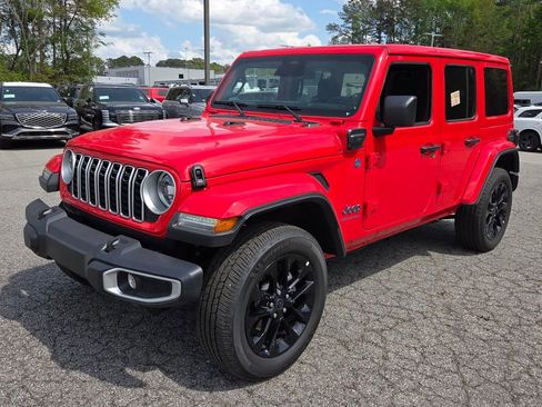 Used 2025 Jeep Wrangler Unlimited Sahara w/ Safety Group image 3