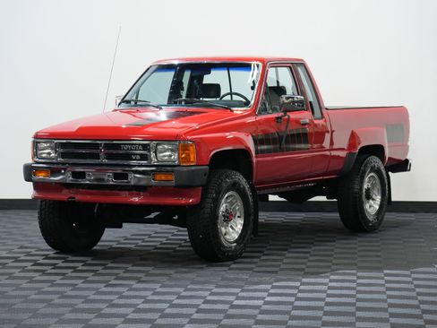 Used 1988 Toyota Pickup Deluxe image 3