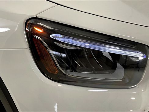 Certified 2026 Mercedes-Benz GLB 250 4MATIC image 32