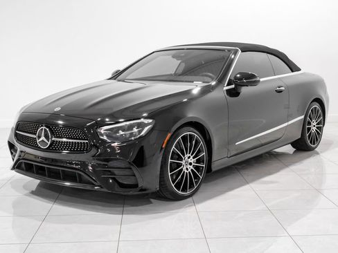 Used 2023 Mercedes-Benz E 450 Cabriolet image 2