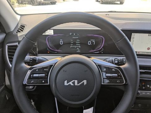 Certified 2025 Kia Seltos S FWD image 31