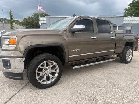 Used 2014 GMC Sierra 1500 SLT w/ SLT Crew Cab Value Package AWD/4WD image 2