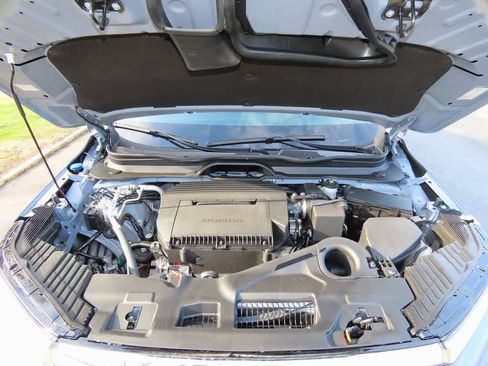 New 2025 Honda Pilot Touring image 11