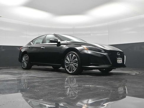 Used 2023 Nissan Altima 2.5 SL AWD/4WD image 18