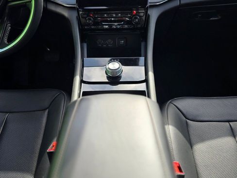 Used 2023 Jeep Grand Cherokee Overland image 8