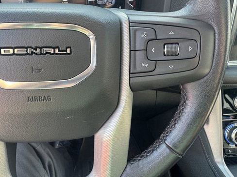 Used 2022 GMC Yukon Denali image 23