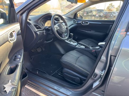 Used 2017 Nissan Sentra SR Turbo w/ SR Midnight Edition image 9