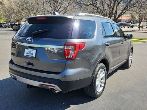 Used 2016 Ford Explorer XLT w/ Equipment Group 202A FWD image 3