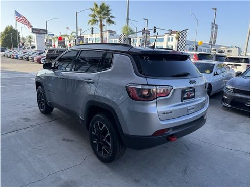 Used 2019 Jeep Compass Trailhawk w/ Leather Interior Group AWD/4WD image 4