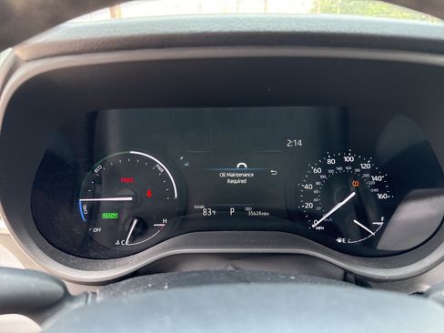 Used 2025 Toyota Sienna LE FWD image 4