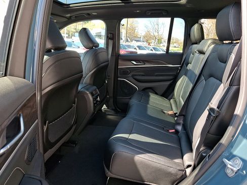 New 2026 Jeep Grand Cherokee Limited AWD/4WD image 6