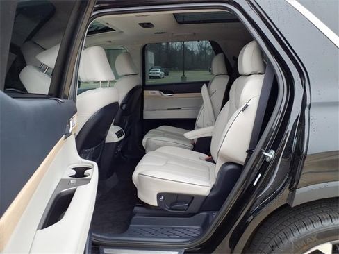 Certified 2023 Hyundai Palisade Limited w/ Cargo Package image 17