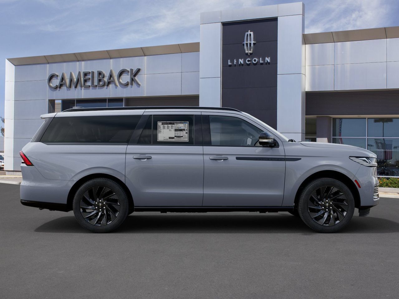 New 2027 Lincoln Navigator L Reserve w/ Jet Appearance Package AWD/4WD image 4