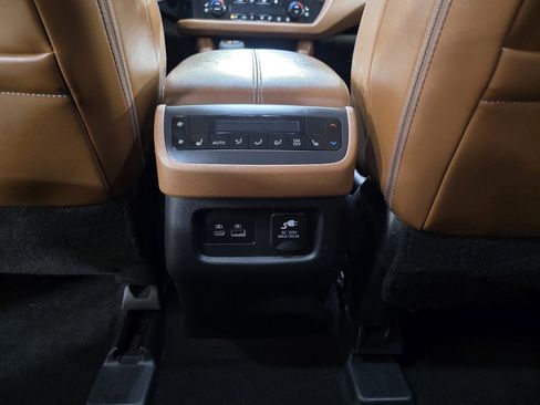 Used 2023 Nissan Pathfinder Platinum image 21