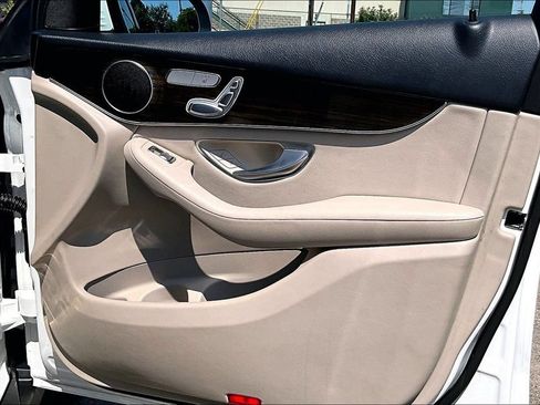 Used 2022 Mercedes-Benz GLC 300 image 23