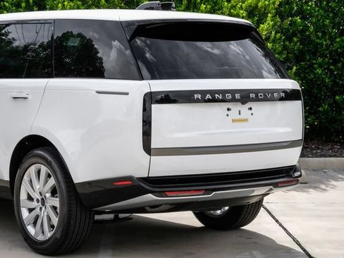 New 2026 Land Rover Range Rover Long Wheelbase SE AWD/4WD image 14