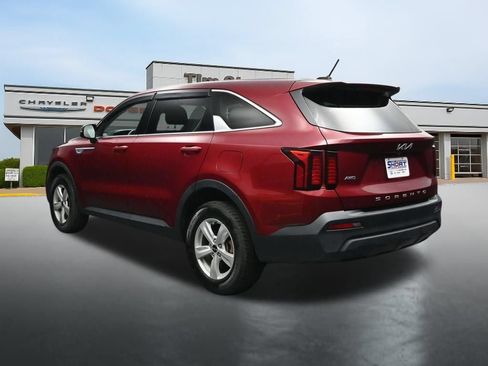 Used 2022 Kia Sorento LX AWD/4WD image 3