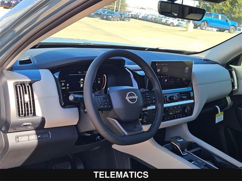 New 2026 Nissan Pathfinder SL image 13