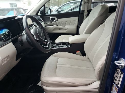 Used 2023 Kia Sorento SX image 19
