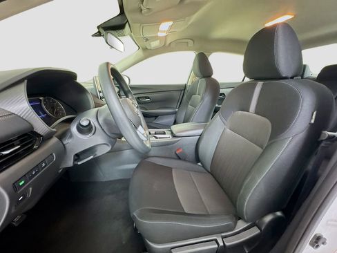 Used 2025 Nissan Sentra SV FWD image 11