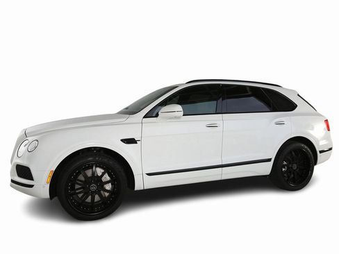 Used 2017 Bentley Bentayga image 10
