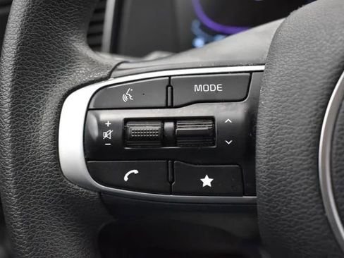 Used 2025 Kia Sportage LX AWD/4WD image 24