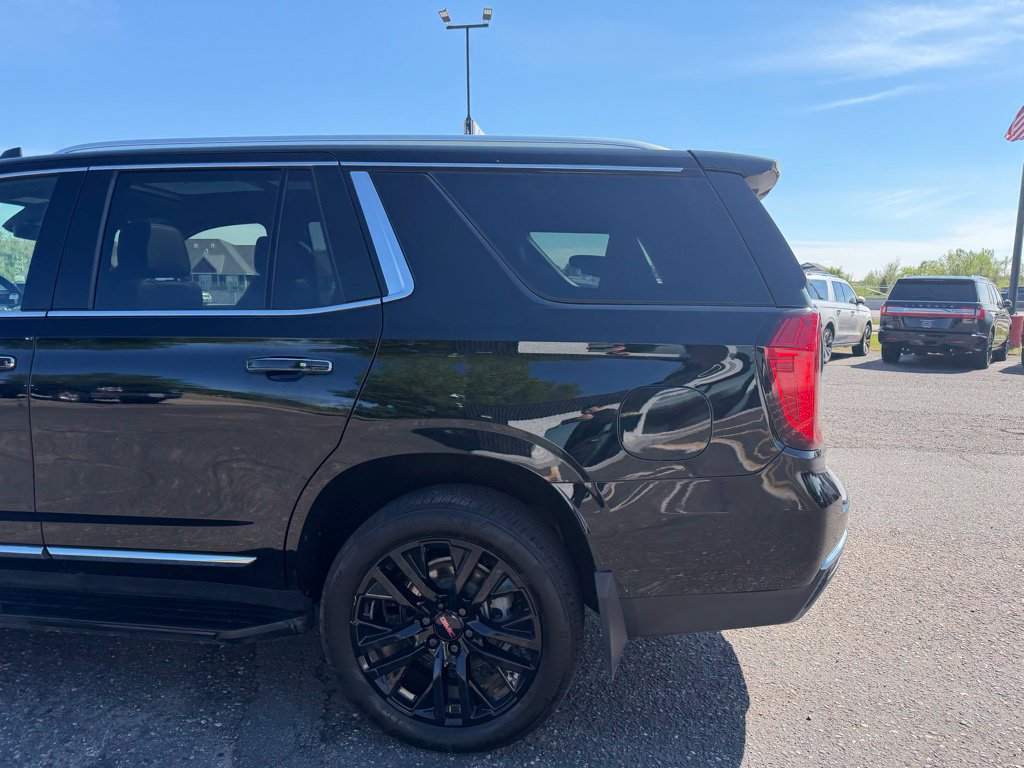 Used 2023 GMC Yukon SLT w/ SLT Premium Package AWD/4WD image 8