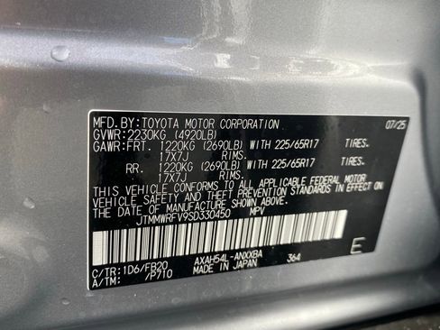 Used 2025 Toyota RAV4 LE AWD/4WD image 20
