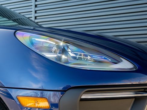 Certified 2023 Porsche Macan Turbo image 39