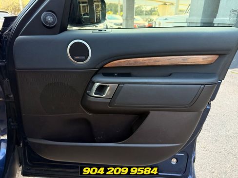 Used 2018 Land Rover Discovery HSE AWD/4WD image 32