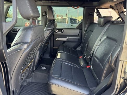 Used 2022 Ford Bronco Badlands image 13