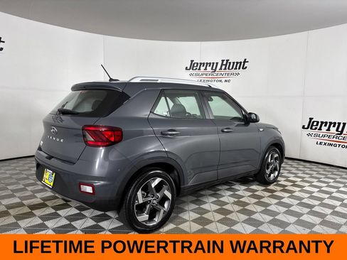 Used 2025 Hyundai Venue SEL FWD image 6
