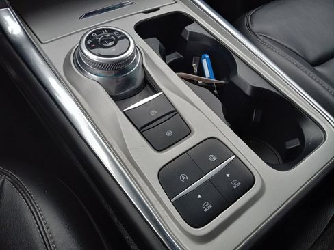 Used 2024 Ford Explorer XLT w/ Equipment Group 202A image 24