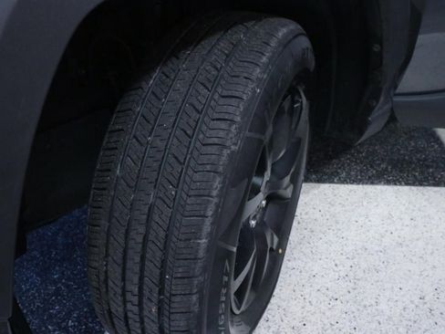 Used 2022 Toyota RAV4 LE image 8