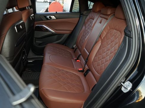 Used 2025 BMW X6 xDrive40i w/ Executive Package image 23