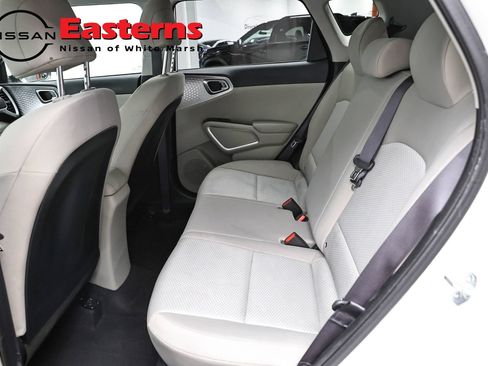 Used 2023 Kia Soul LX FWD image 20