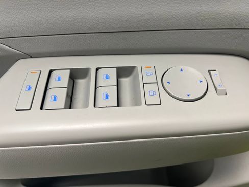 Used 2024 Hyundai Kona SEL image 12