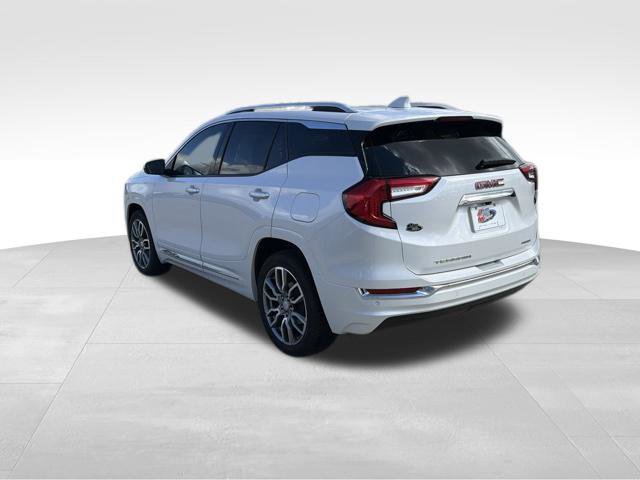 Certified 2022 GMC Terrain Denali w/ Denali Premium Package AWD/4WD image 3