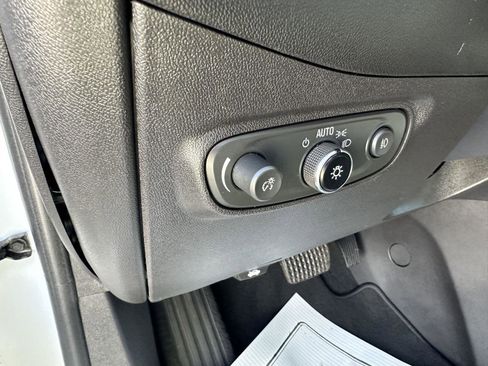 Used 2022 Chevrolet Equinox Premier image 26