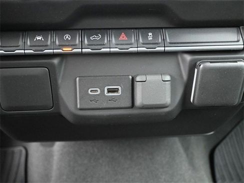 Used 2022 Chevrolet Silverado 1500 Custom image 24