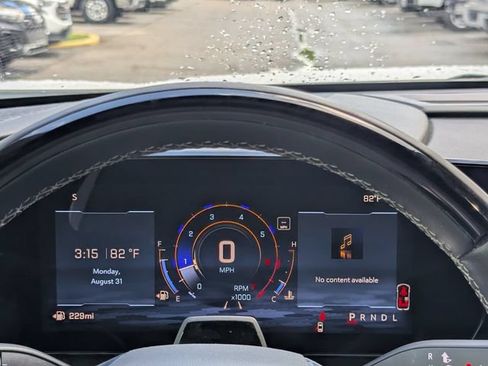 Used 2025 Chevrolet Traverse High Country FWD image 19